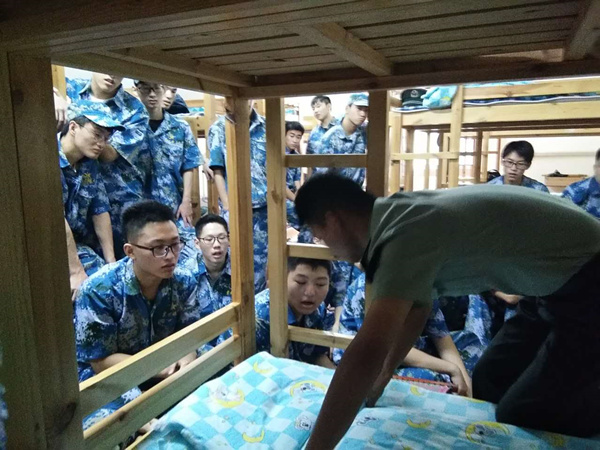 新生軍訓維修系開展宿舍內務大練兵活動 (2)_副本.jpg